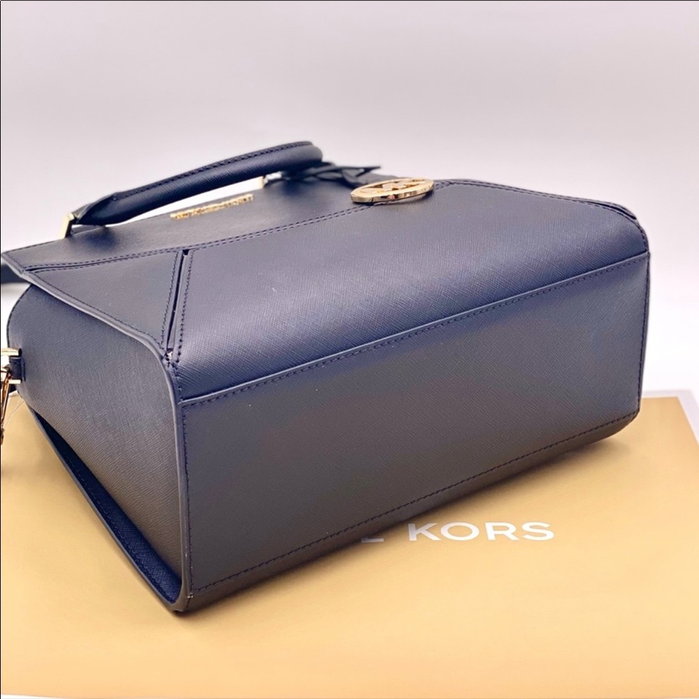 Michael Kors Medium Prism Satchel Black - Picture 5 of 16
